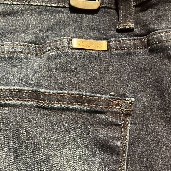 KanCan women’s Mid-Rise dark wash flare jeans size 3X-long. - Picture 4 of 9